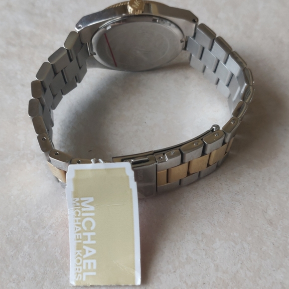 Micheal Kors Watch  #5593 - Picture 2 of 5